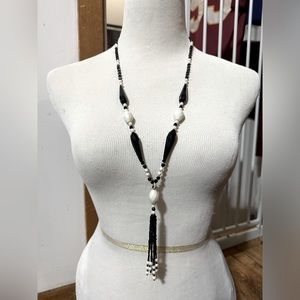 Rare Genuine 1920s Flapper Custard Uranium and Jett Black Glass Necklace